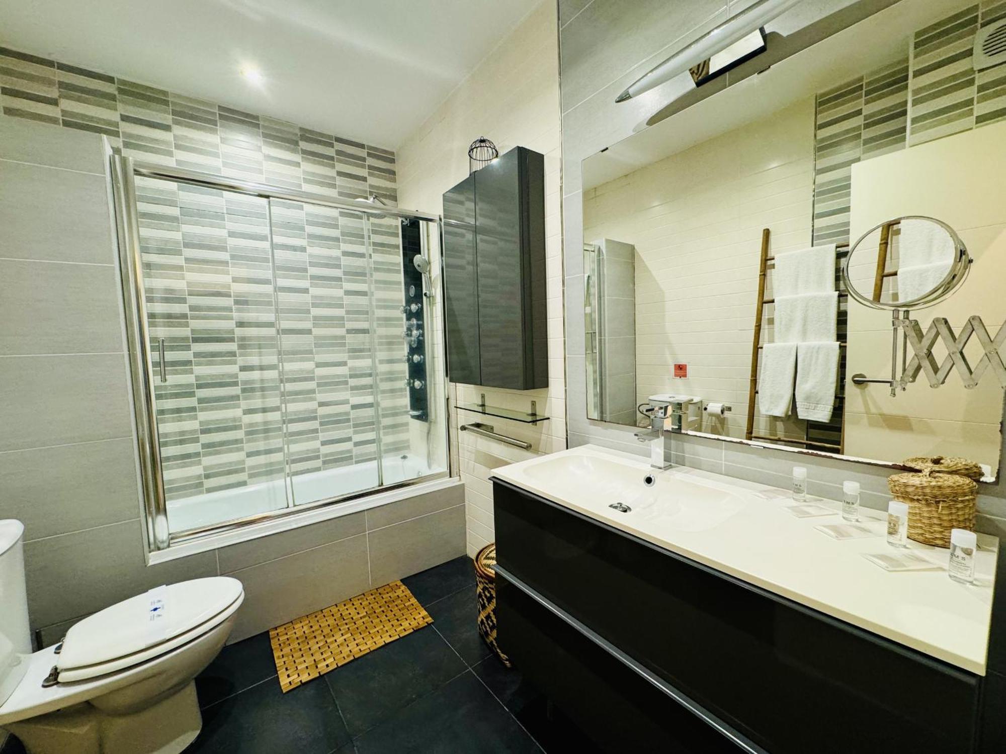 Mana Home Keep Calm Feel The Light And Shine Cadiz Exterior photo